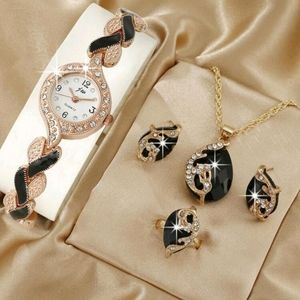 1pc Women Two Tone Heart Decor Stainless Steel Strap Glamorous Cubic Zirconia
